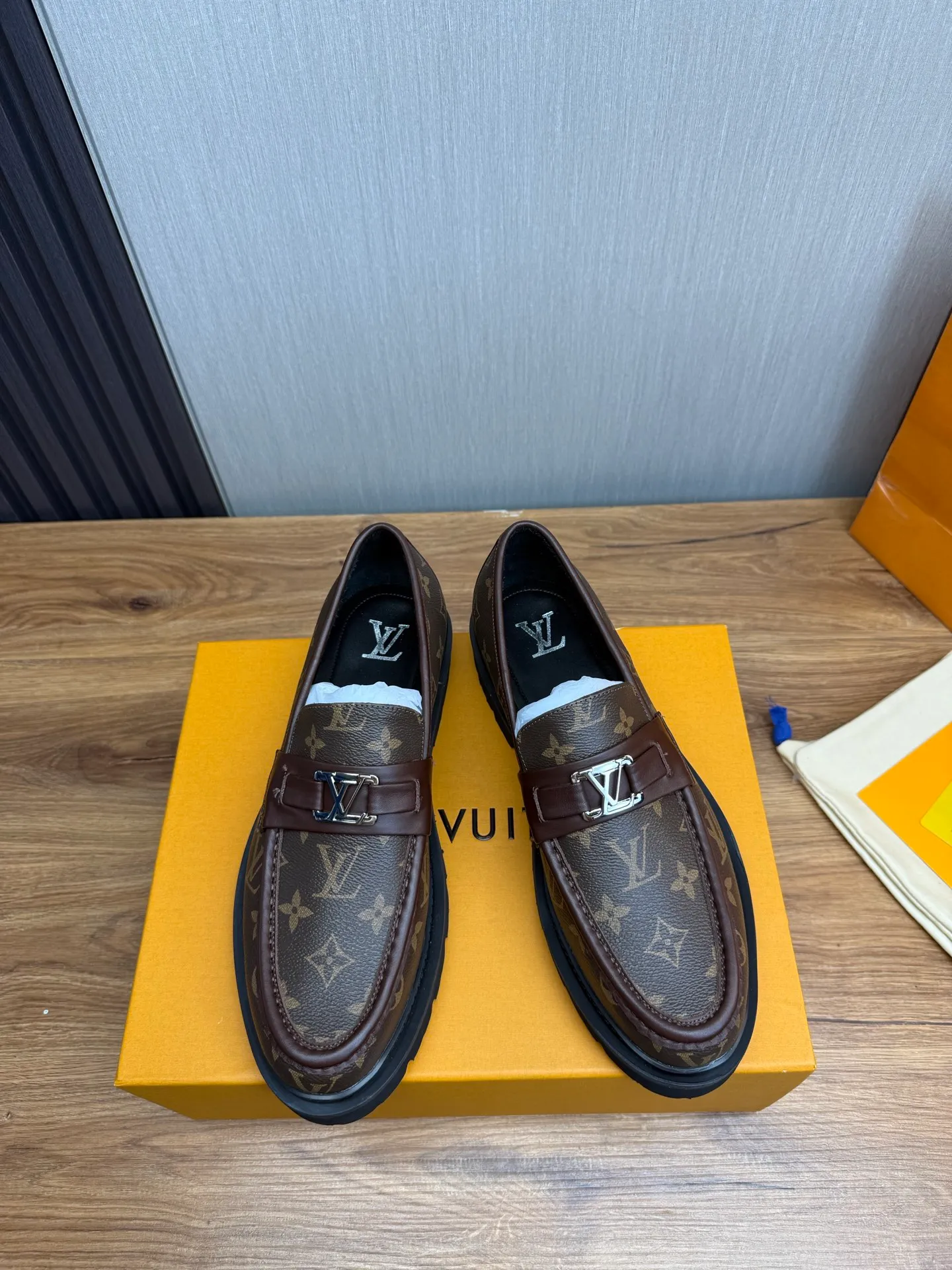 Factory 680💰 LV. Men's business casual leather shoes, all made of imported original brand leather, just to create a more comfortable wearing experience, original non-slip and wear-resistant outsole ✔️16-45 (38.45 non-returnable)